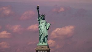 Picture of the Statue of Liberty in New York .